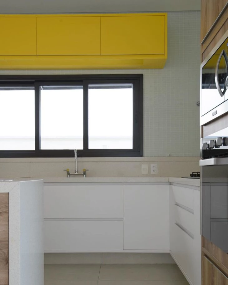 Foto de armario de cozinha amarelo 16 - 19