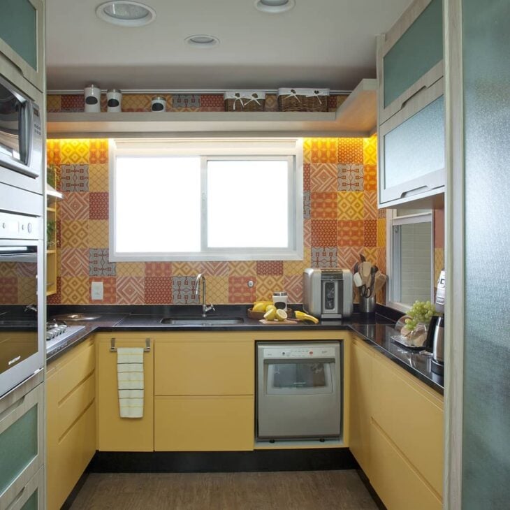 Foto de armario de cozinha amarelo 25 - 28
