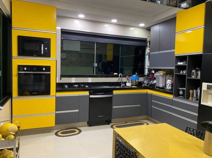 Foto de armario de cozinha amarelo 34 - 37