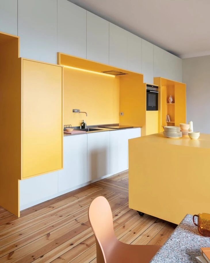 Foto de armario de cozinha amarelo 48 - 51
