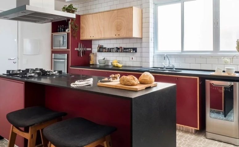 40 formas criativas de ter uma cozinha vermelha e preta