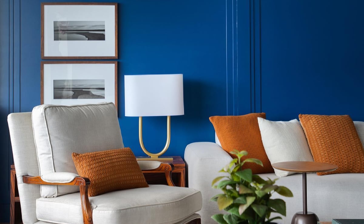 Azul-índigo: como usar essa cor nos ambientes e destacar a decoração