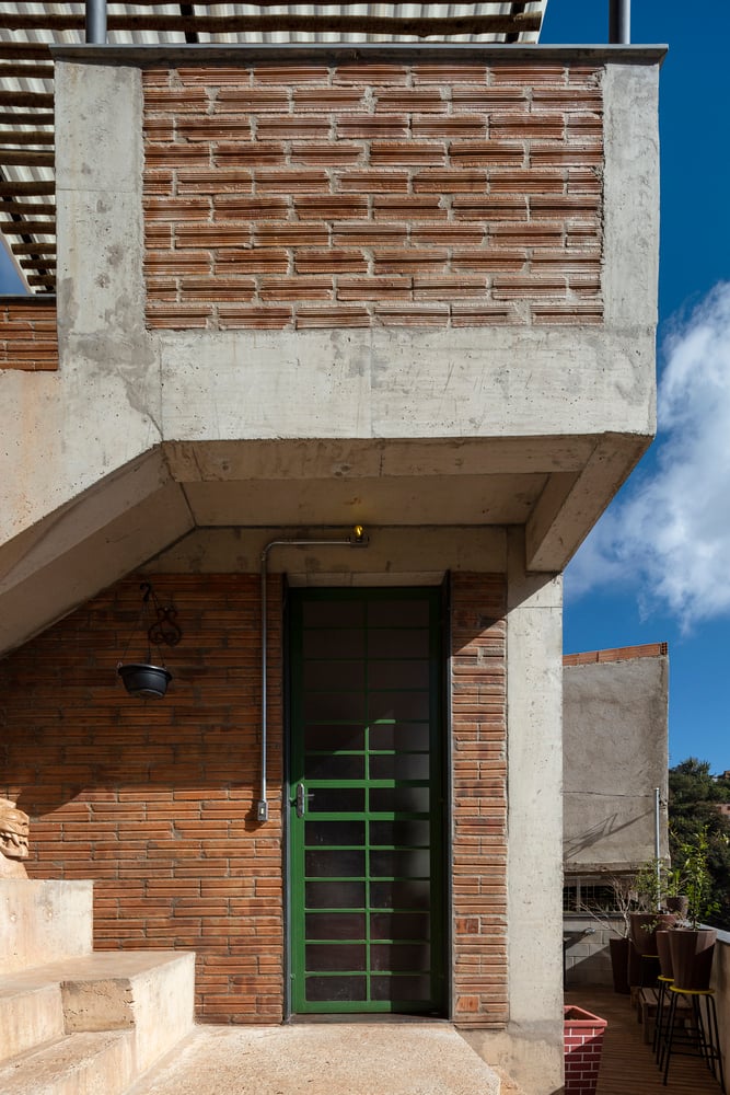 casa em favela serve de modelo para outras construções